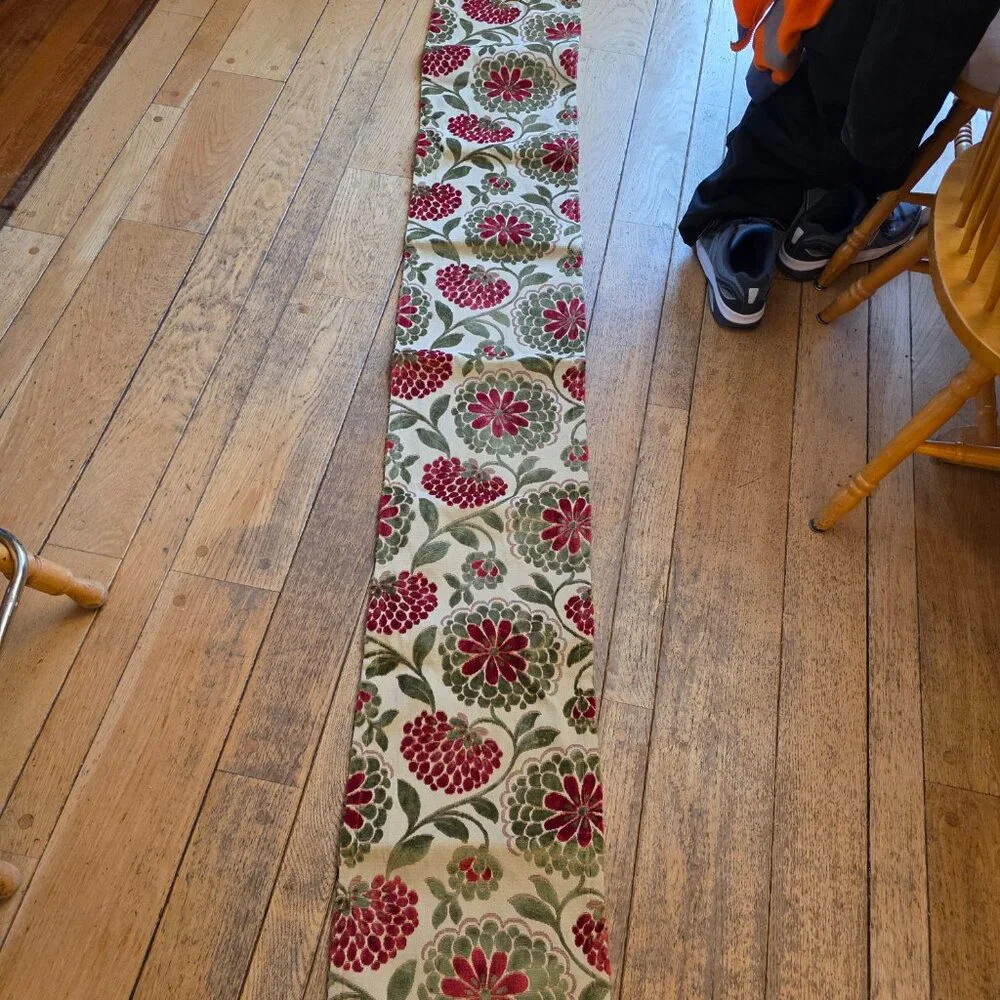 Vintage Crate & Barrel Jacquard Ophelia Table Runner 14 x 90